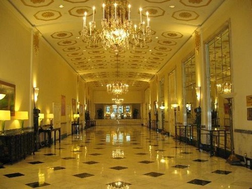 Renaissance Washington entrance